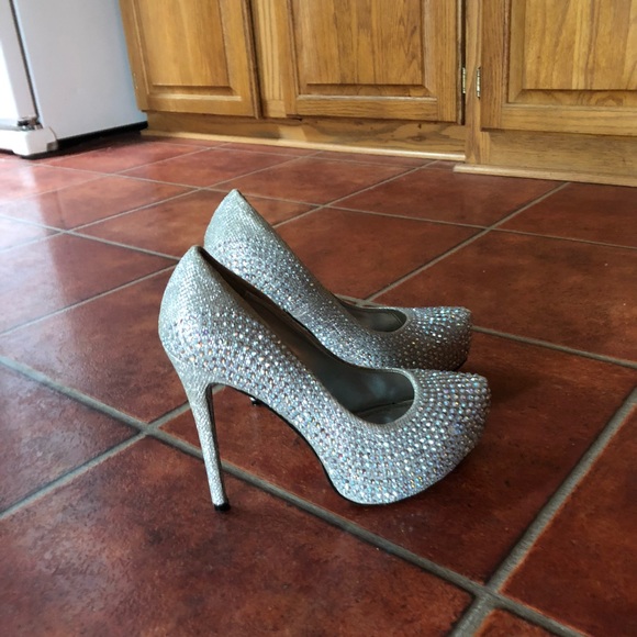 Pumps - Picture 5 of 5